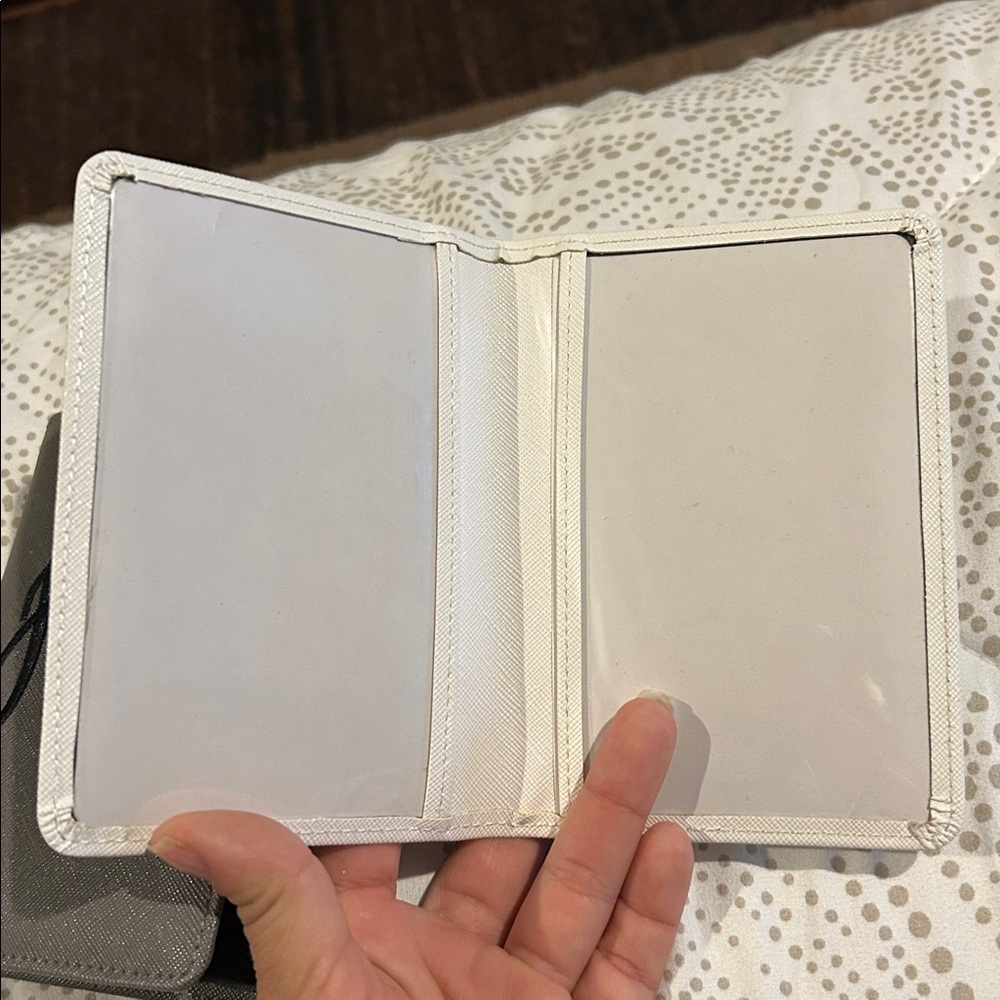 Mr. and Mrs. Passport Holders NWT - Picture 3 of 4